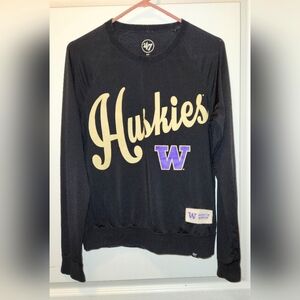Washington Huskies longsleeve shirt